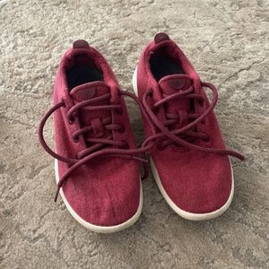 Allbirds wool runners in maroon (women’s 10)